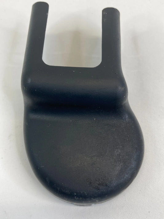 2011-2016 HYUNDAI ELANTRA FRONT LEFT SIDE RH INNER TRACK END COVER TRIM CAP