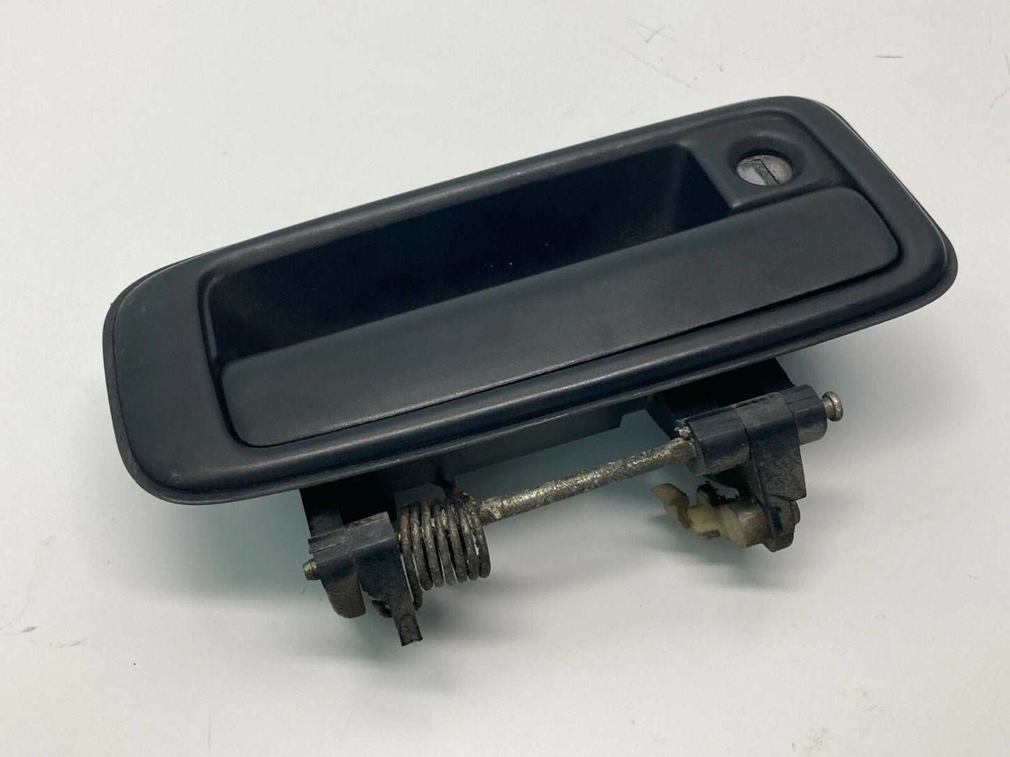 1988-1992 TOYOTA COROLLA FRONT RIGHT PASSENGER SIDE OUTER DOOR HANDLE ASSEMBLY