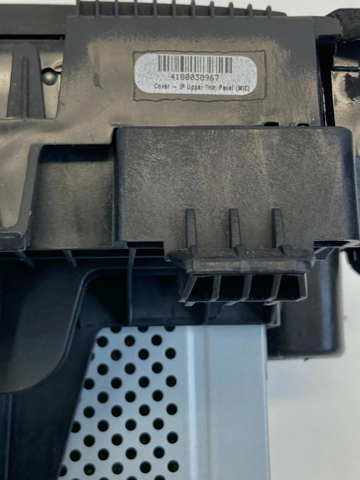 2018-2020 Chevrolet Trax Audio Screen Radio AM/FM CD Radio Player 84388576 OEM