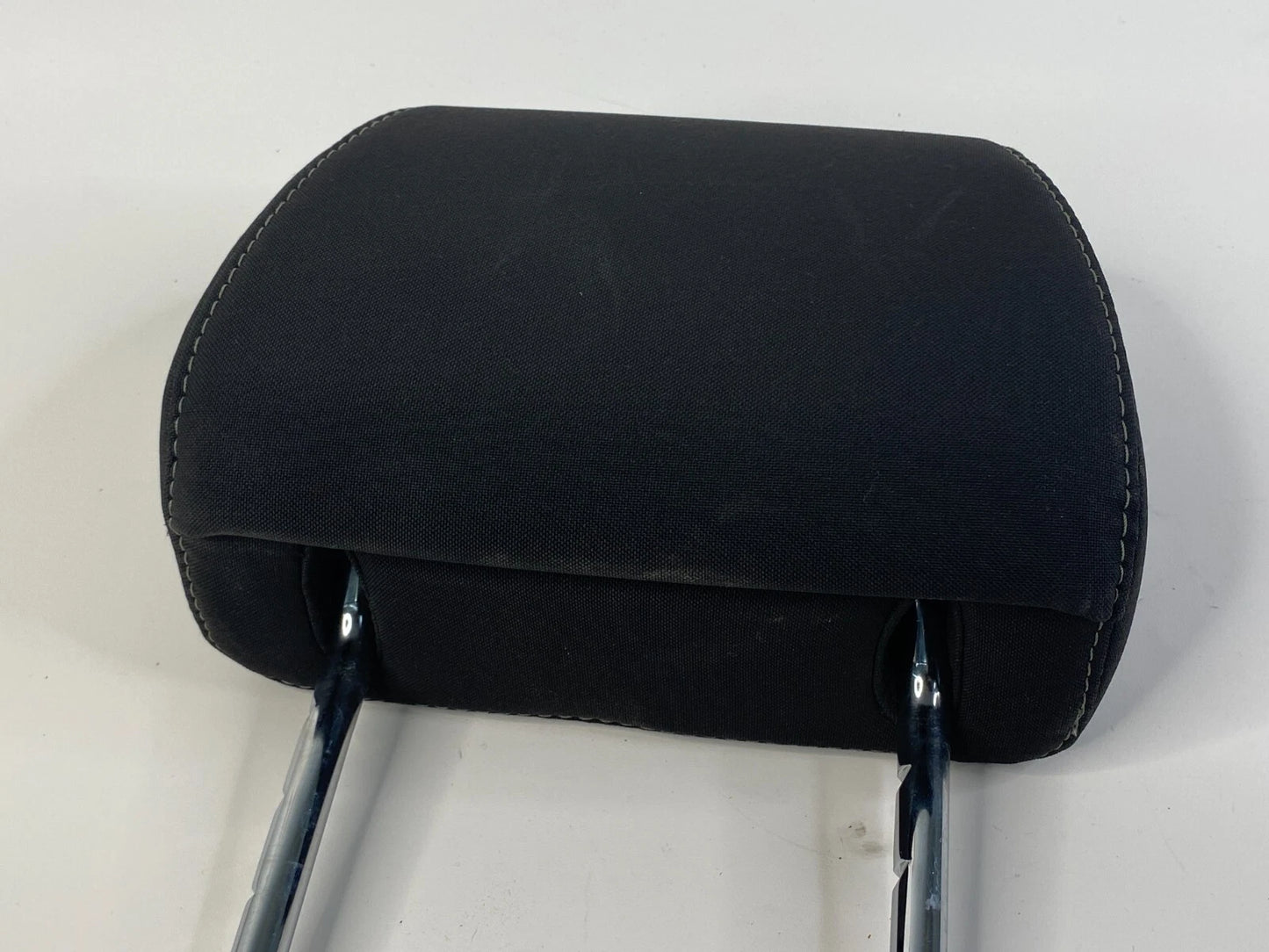 2015-2018 FORD FOCUS FRONT RIGHT SIDE SEAT HEADREST HEAD REST ASSEMBLY OEM