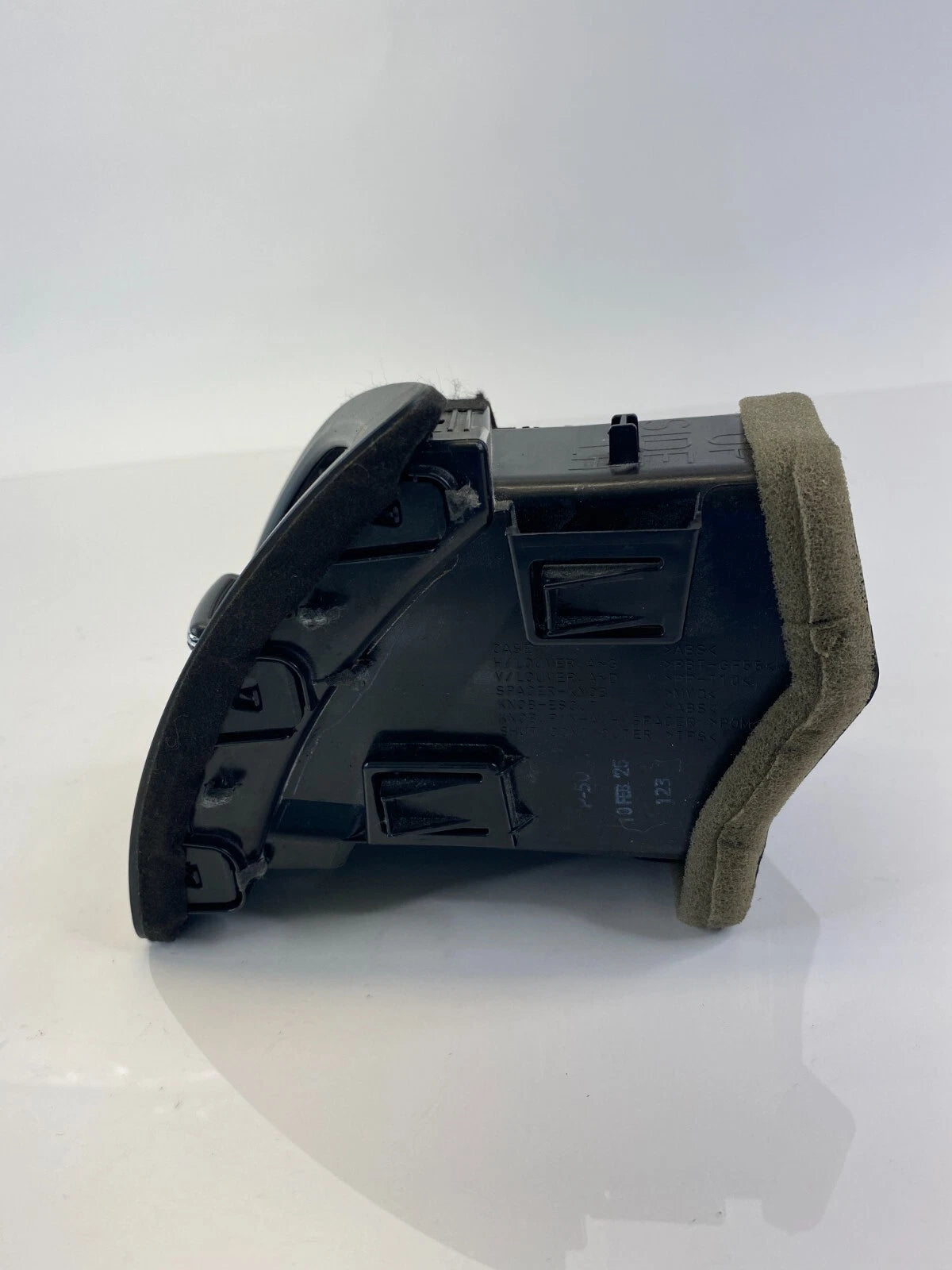 2013-2015 NISSAN ALTIMA DASH LEFT DRIVER A/C AIR VENT DUCT OUTER E946-5211E100