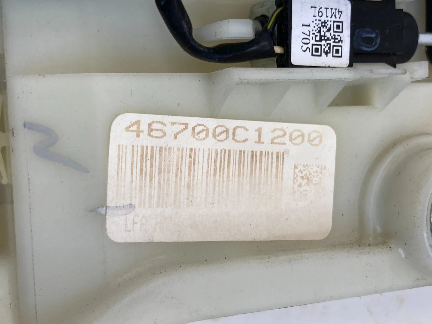 15-17 HYUNDAI SONATA 2.4L AUTO TRANS GEAR SHIFT SHIFTER SELECTOR 46700-C1200 OEM