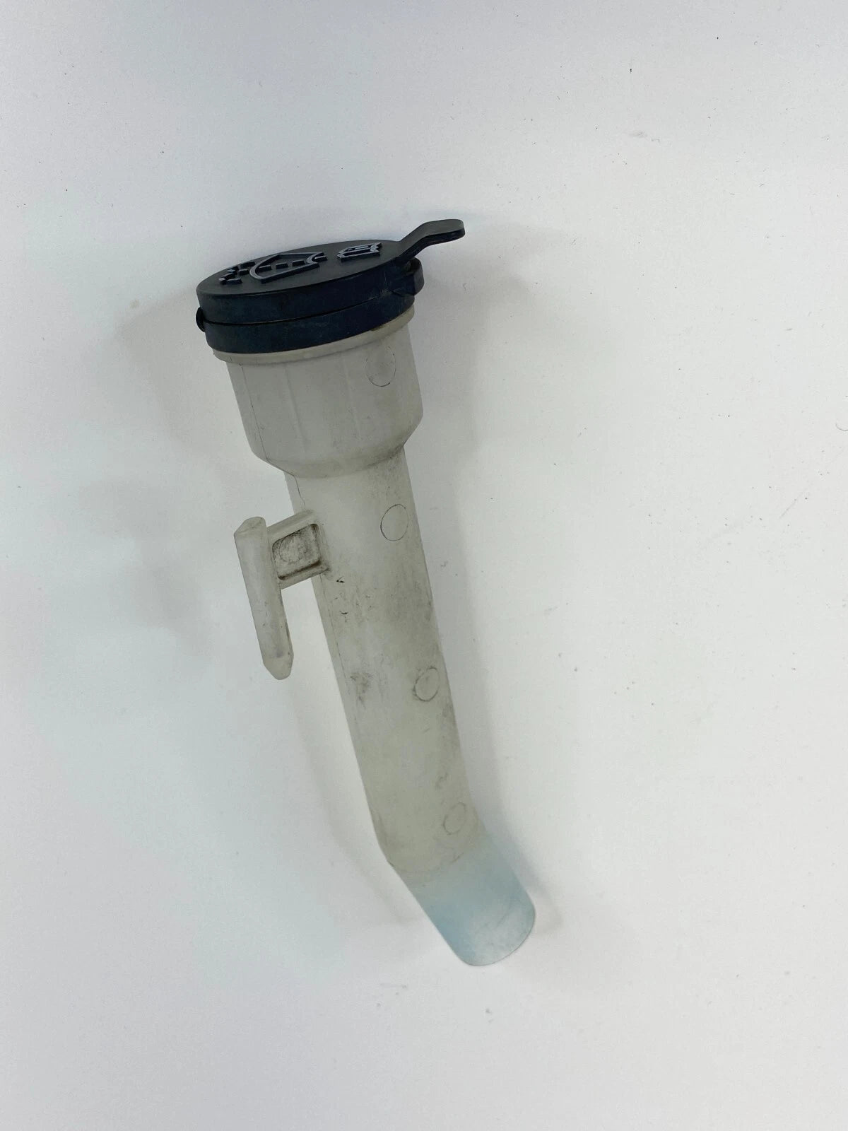 11-16 CHEVY CRUZE 2016 CRUZE LIMITED WINDSHIELD WASHER FLUID RESERVOIR TUBE OEM