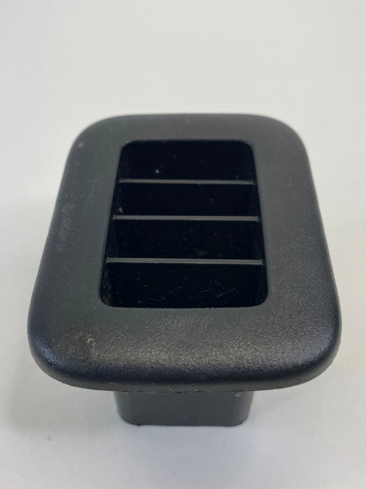 2009-2012 CHEVY TRAVERSE LOWER CENTER CONSOLE AIR VENT DUCT GRILL OUTLET OEM