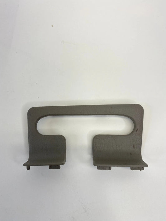 2001-2005 TOYOTA SEQUOIA FRONT RIGHT SEAT CUSHION BUCKLE COVER 72992-0C020 OEM
