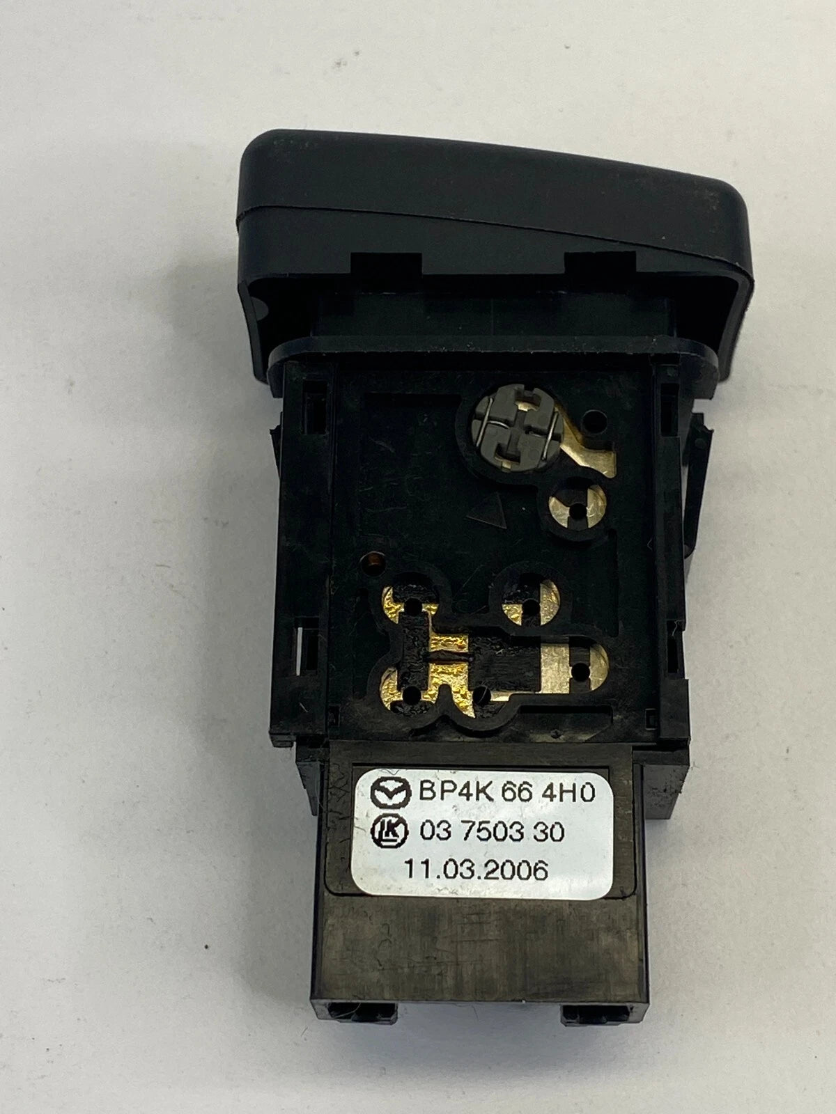 04-09 MAZDA 3 HAZARD EMERGENCY WARING LIGHT CONTROL SWITCH BUTTON BP4K-664H0 OEM