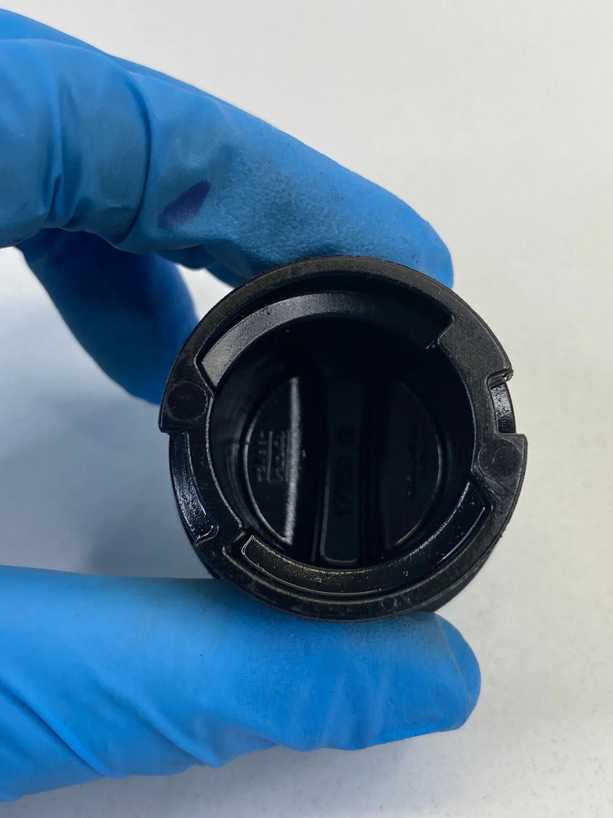 2000-2018 FORD FOCUS HATCHBACK 2.0L ENGINE OIL FILLER FLUID CAP COVER SAE 5W-20