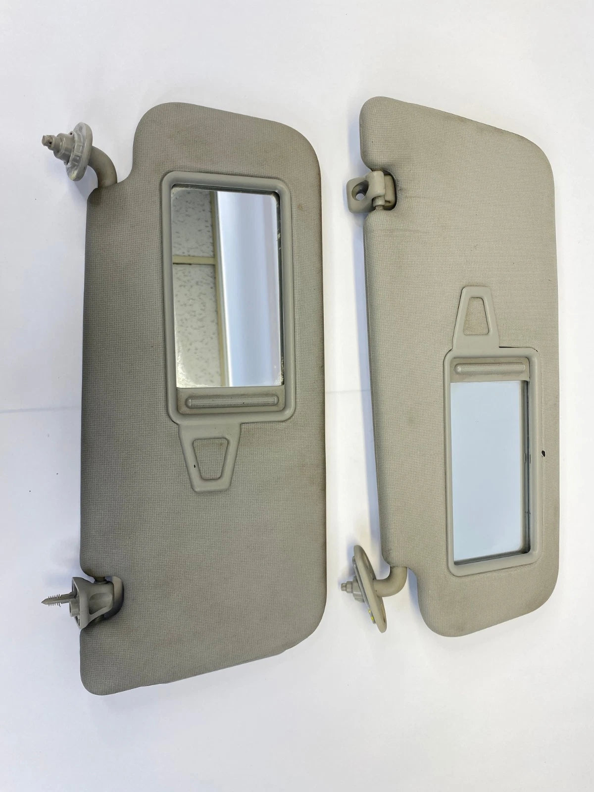 2010-2013 KIA FORTE FRONT LEFT RIGHT SUNVISOR SHADE MIRROR PAIR SET OEM FACTORY