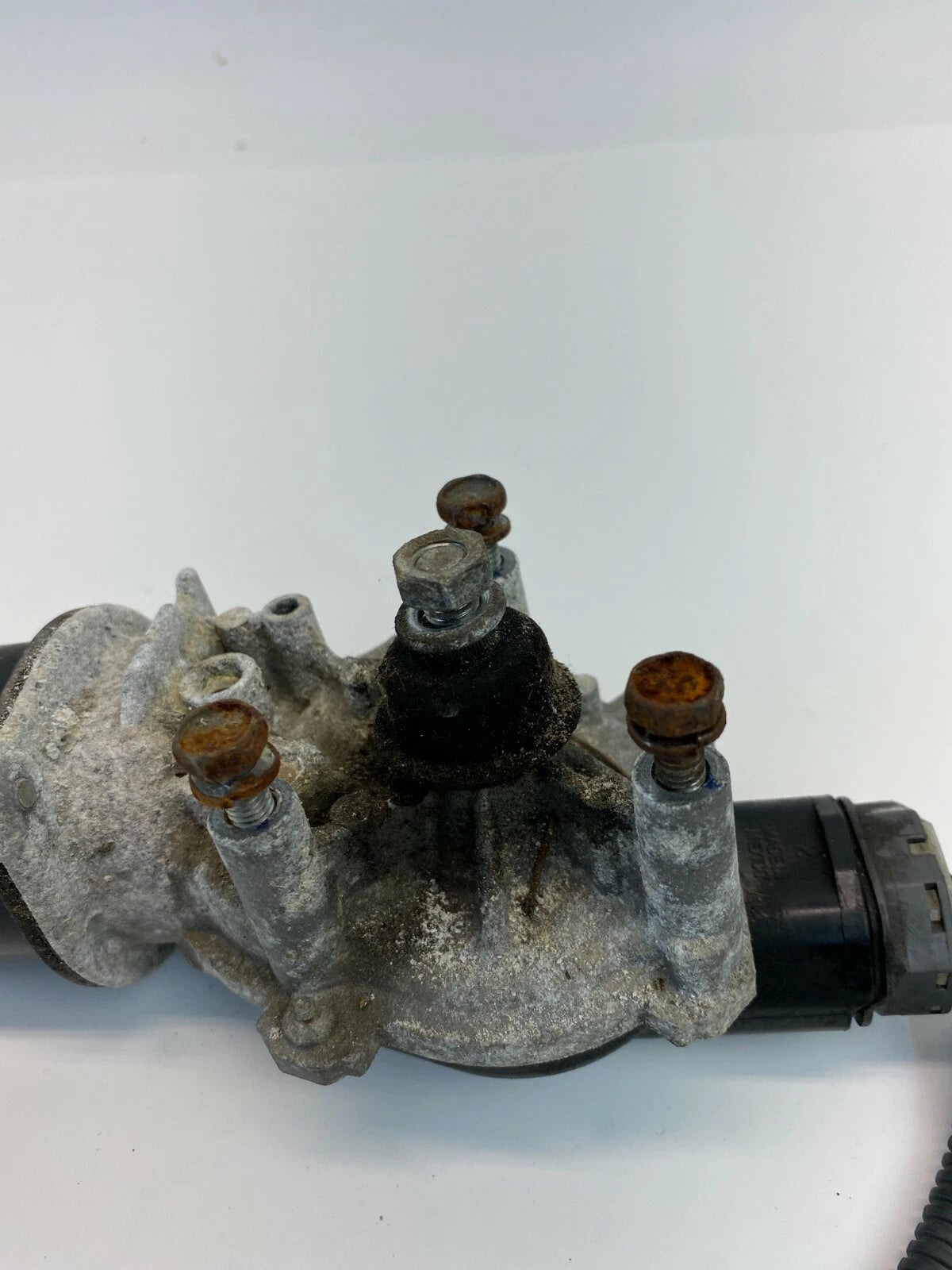 2001-2005 HONDA CIVIC SEDAN FRONT WINDSHIELD WIPER MOTOR ASSY OEM 76500-S5D-A020