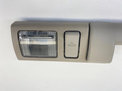 2004-2006 CHRYSLER PACIFICA REAR RIGHT SIDE ROOF GRAB GRIP HANDLE W/ DOME LIGHT