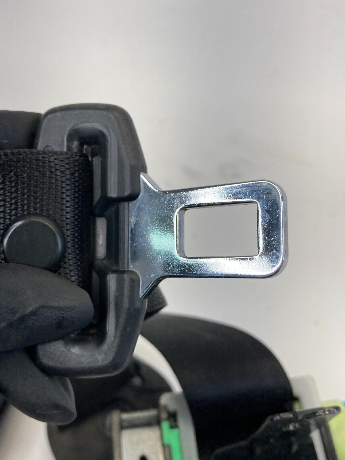 2003-2011 Saab 9-3 93 Sedan Front Right Passenger Seat Belt Retractor 305429910