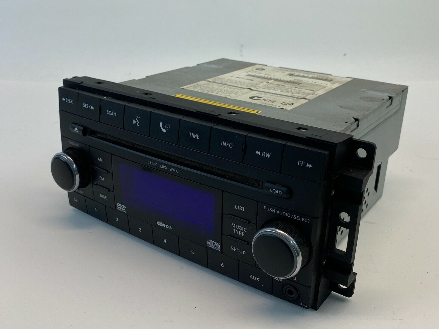 2009 2010 VW Volkswagen Routan Radio AM/FM CD Player Receiver 05064931AC OEM