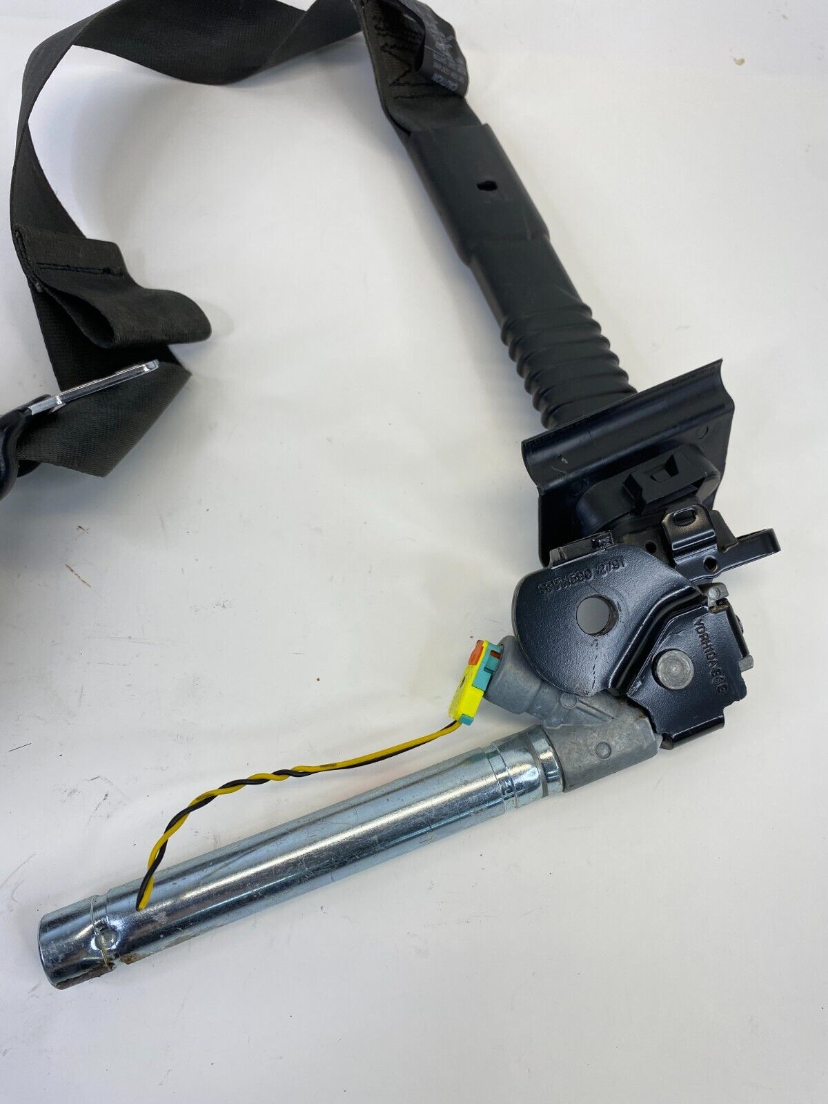 14-18 Kia Forte Front Right Side Seat Belt Retractor Pretensioner 88820-A7500