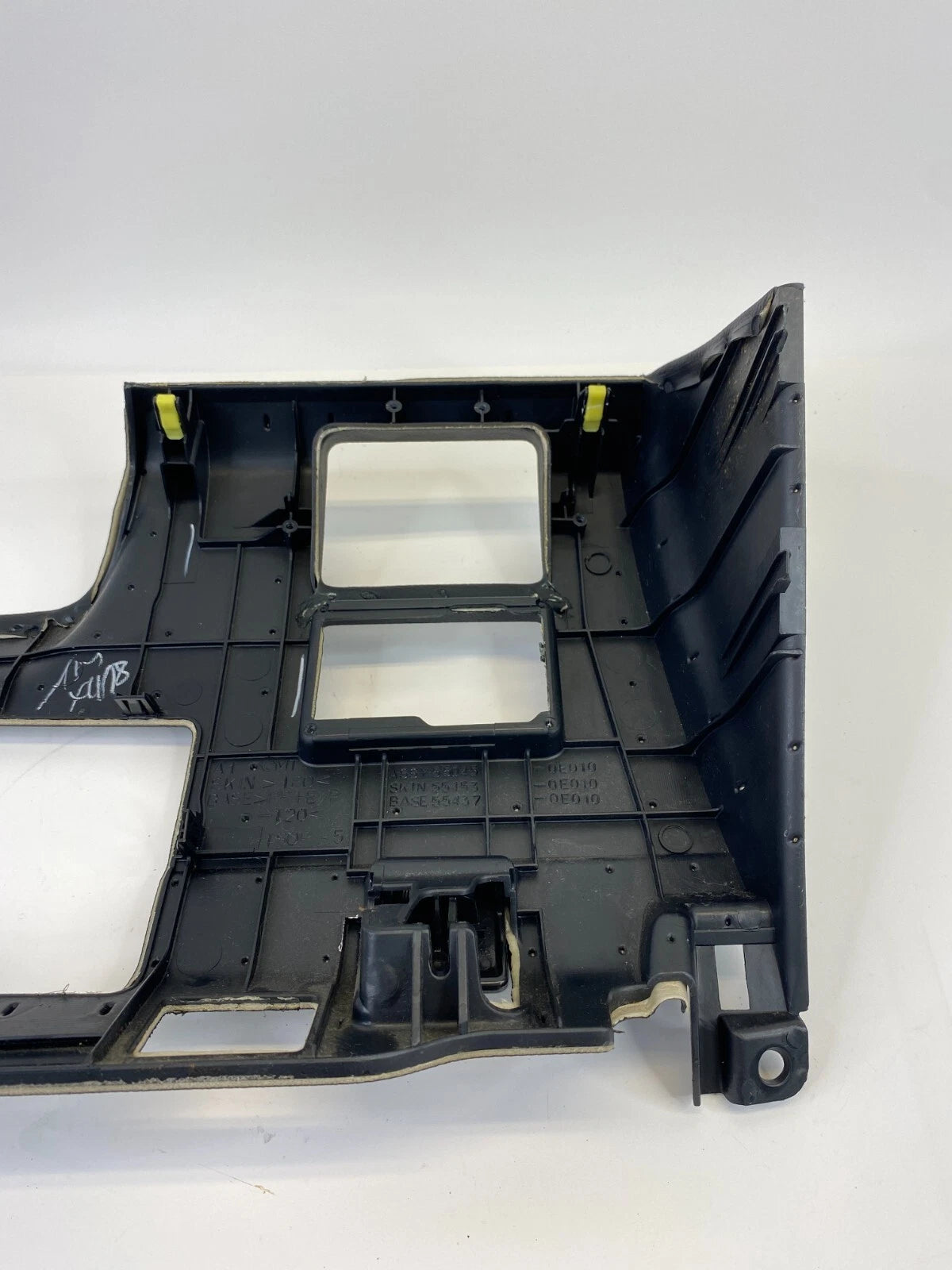 2004 2005 2006 LEXUS RX330 LEFT DRIVER SIDE DASH LOWER INSTRUMENT PANEL COVER