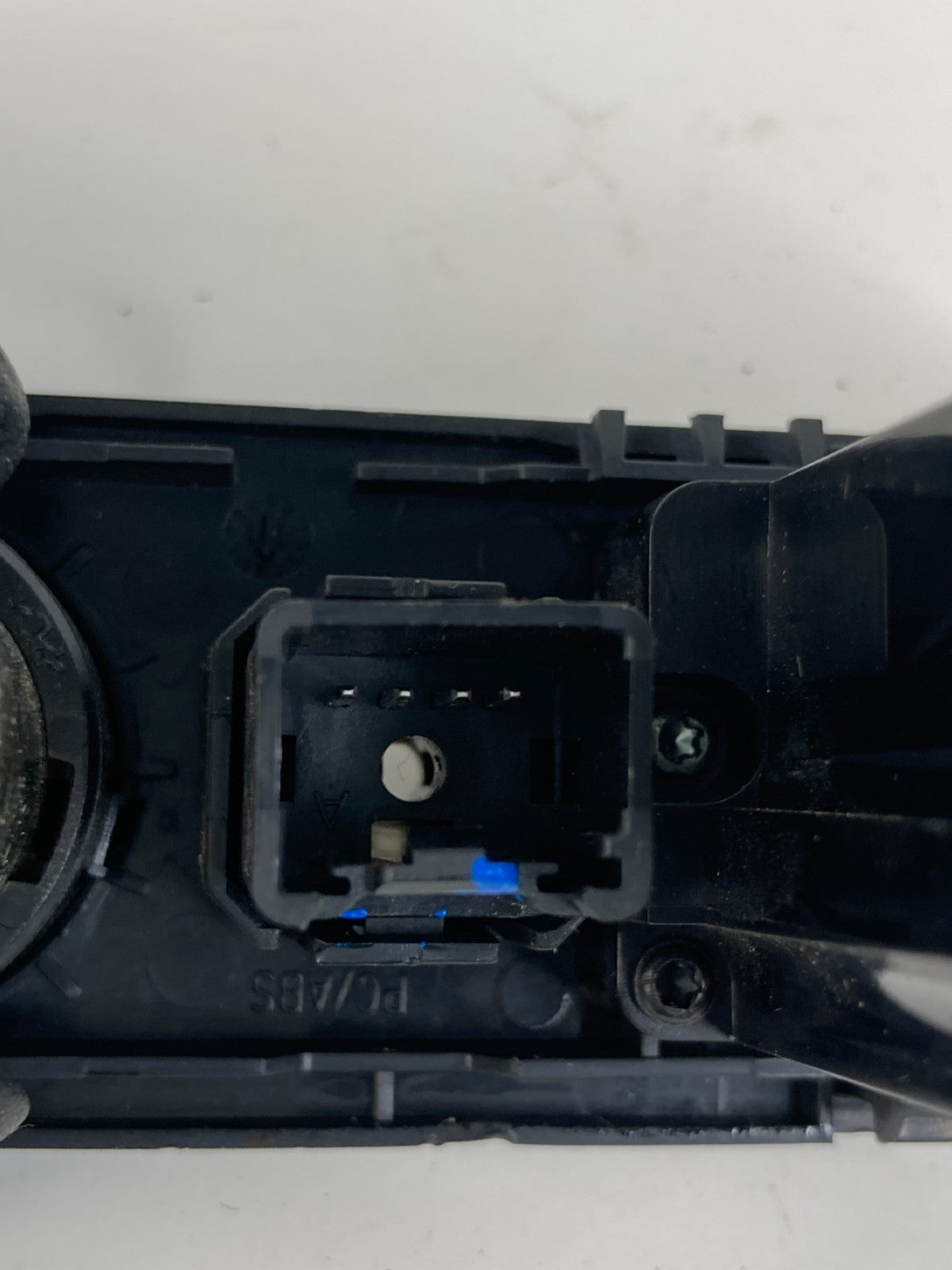 2009-2015 Jaguar XF Console USB AUX Auxiliary Jack Socket Port A2C5336865900