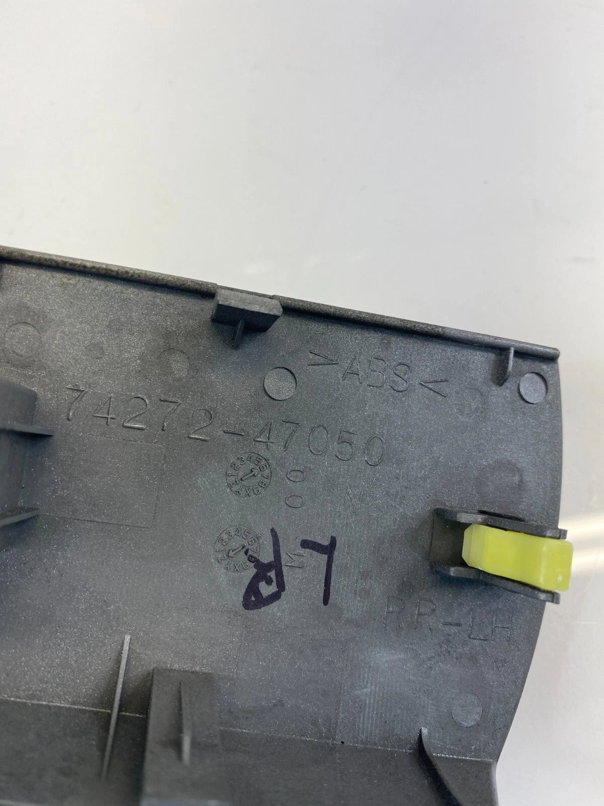 2004-2009 TOYOTA PRIUS REAR LEFT DOOR WINDOW SWITCH BEZEL TRIM PANEL 74272-47050