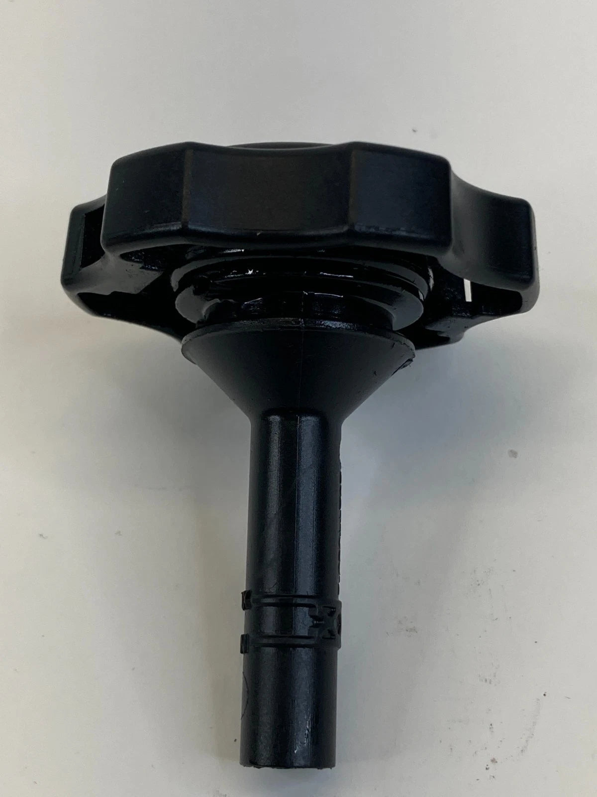 2010 2011 Buick LaCrosse A/T Steering Pump Reservoir Cap Cover Lid OEM