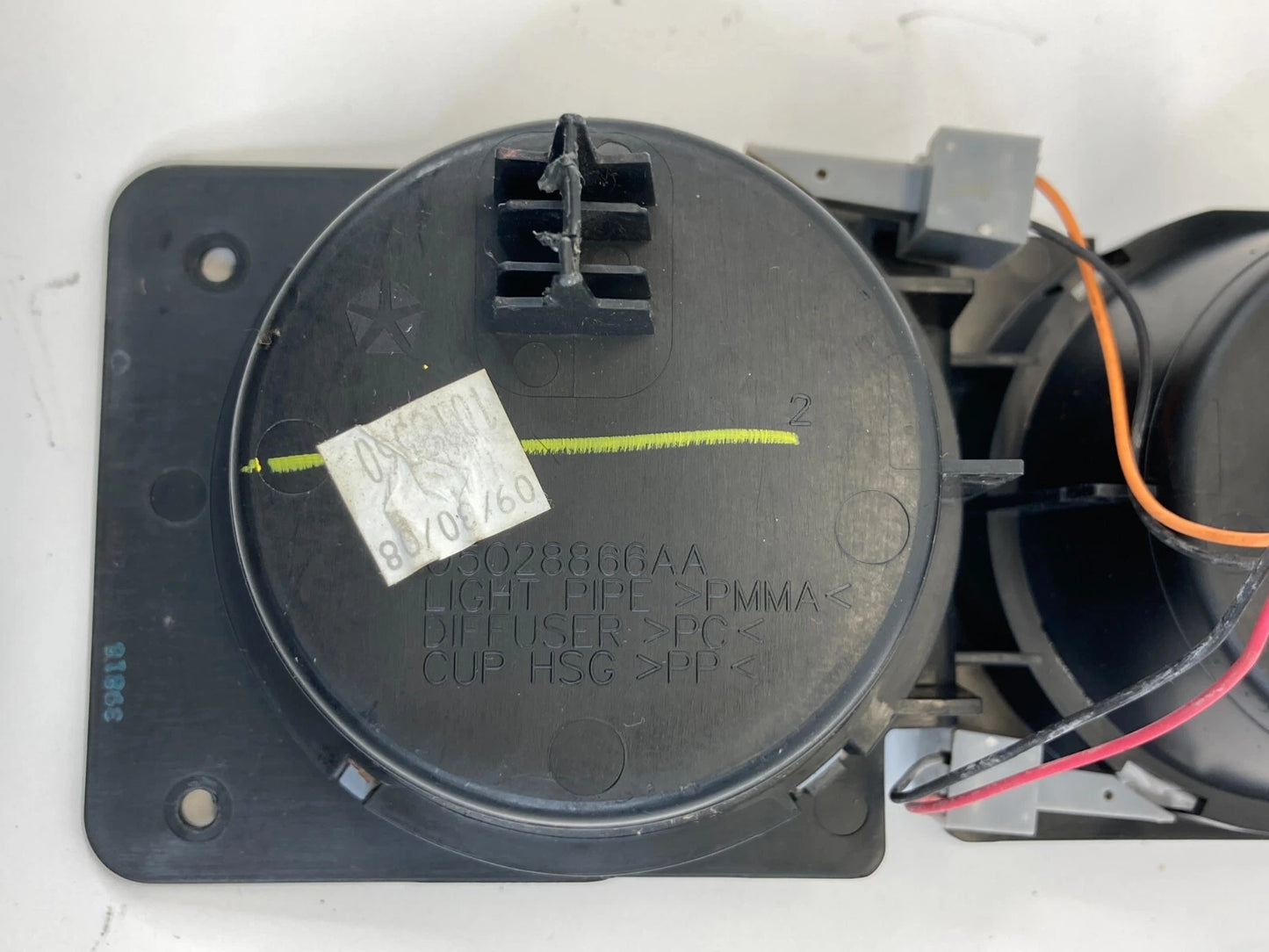 2007-2009 DODGE CALIBER CENTER CONSOLE DUAL CUP HOLDER CUPHOLDER 5028866AA OEM