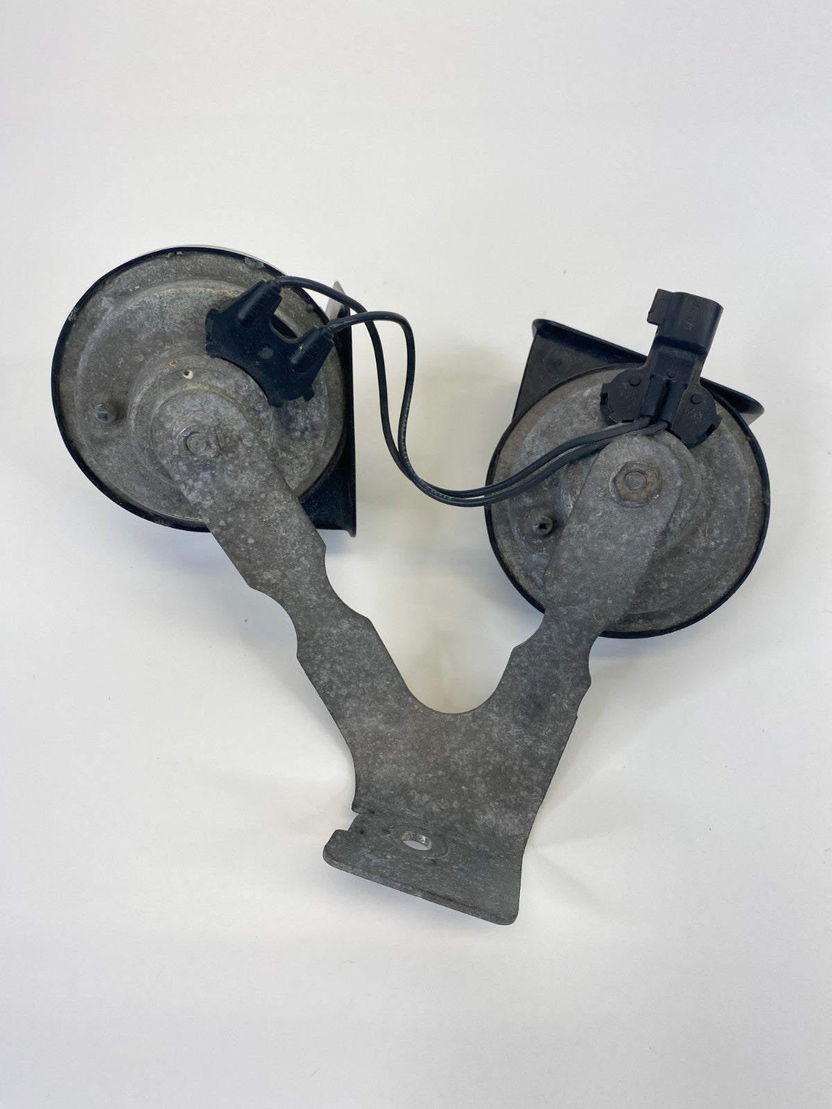 2011-2017 Buick Regal High & Low Tone Note Signal Alarm Horn Pair E355306 OEM