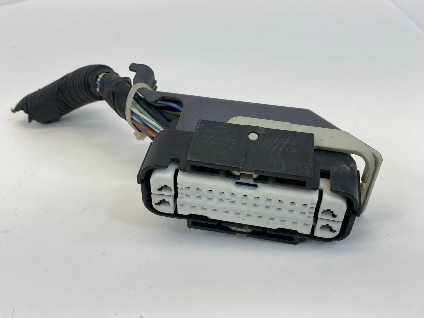 2009-2011 JAGUAR XF 4.2L RWD ABS ANTI LOCK BRAKE PUMP SOCKET PLUG CONNECTOR OEM