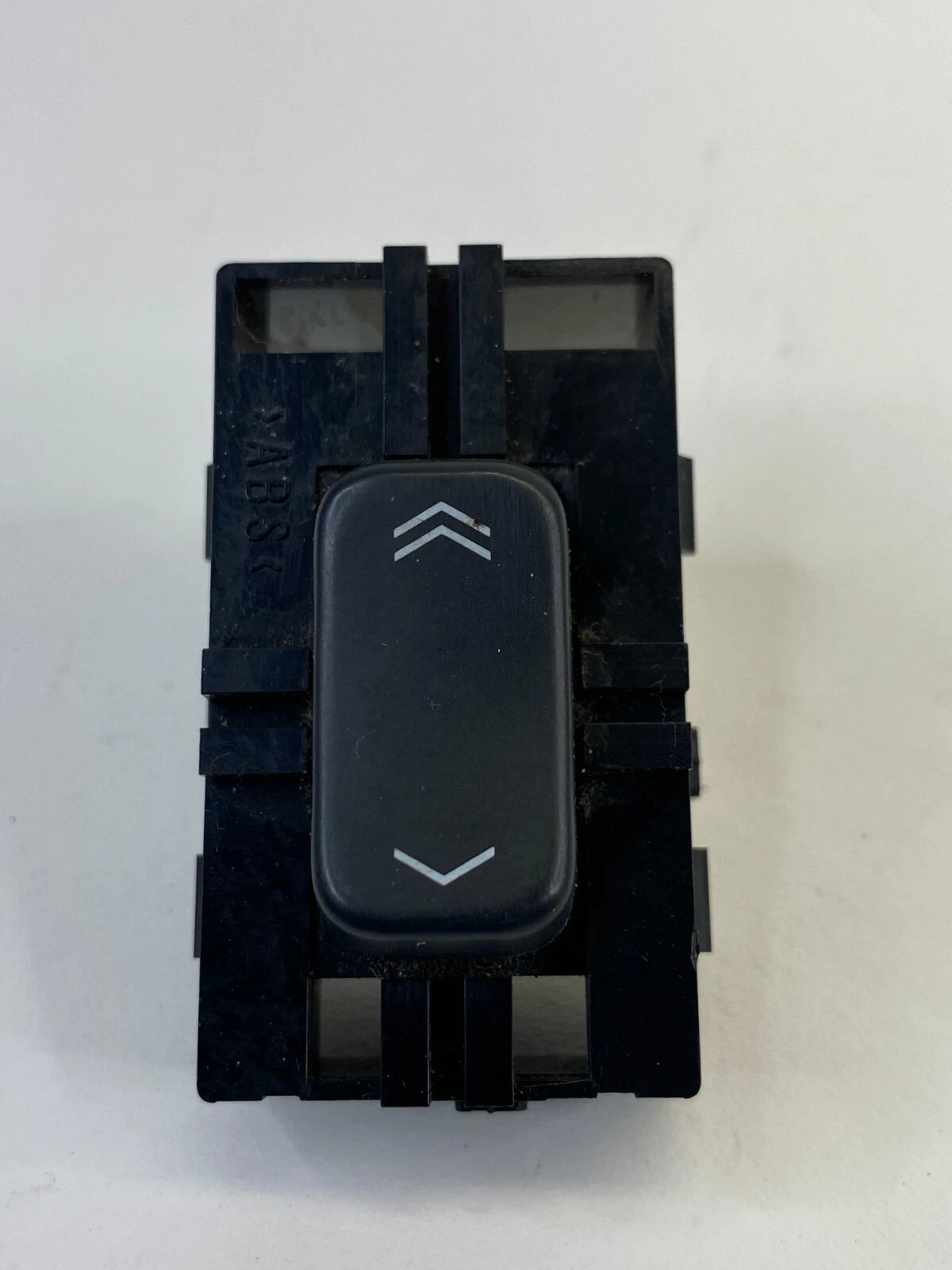 2004-2006 CADILLAC SRX REAR LEFT DRIVER WINDOW CONTROL SWITCH 25750264 OEM