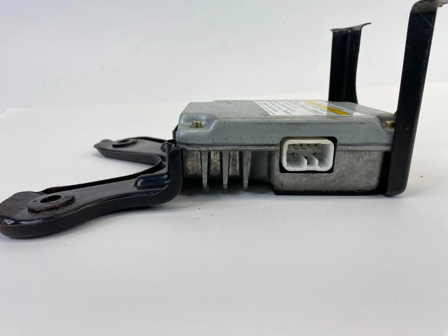 2003-2008 Pontiac Vibe Matrix Power Inverter Control Module AC115V OEM