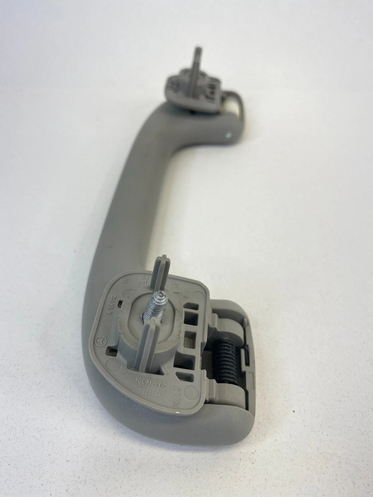 06-12 MERCEDES-BENZ R350 FRONT RIGHT INNER ROOF GRAB HANDLE ASSIST A1648100354