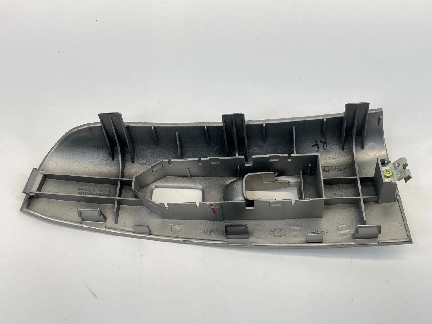 2005-2010 KIA SPORTAGE FRONT RIGHT DOOR WINDOW SWITCH BEZEL 93575-1F000 OEM