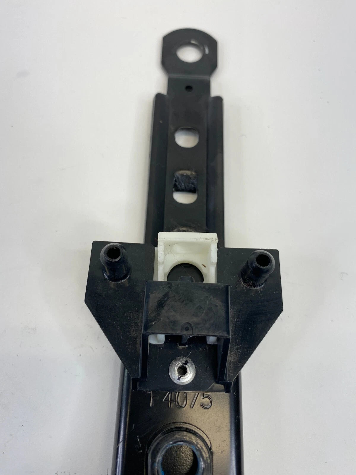 2010-2015 HYUNDAI TUCSON FRONT LEFT DRIVER SIDE SEAT BELT HEIGHT ADJUSTER OEM
