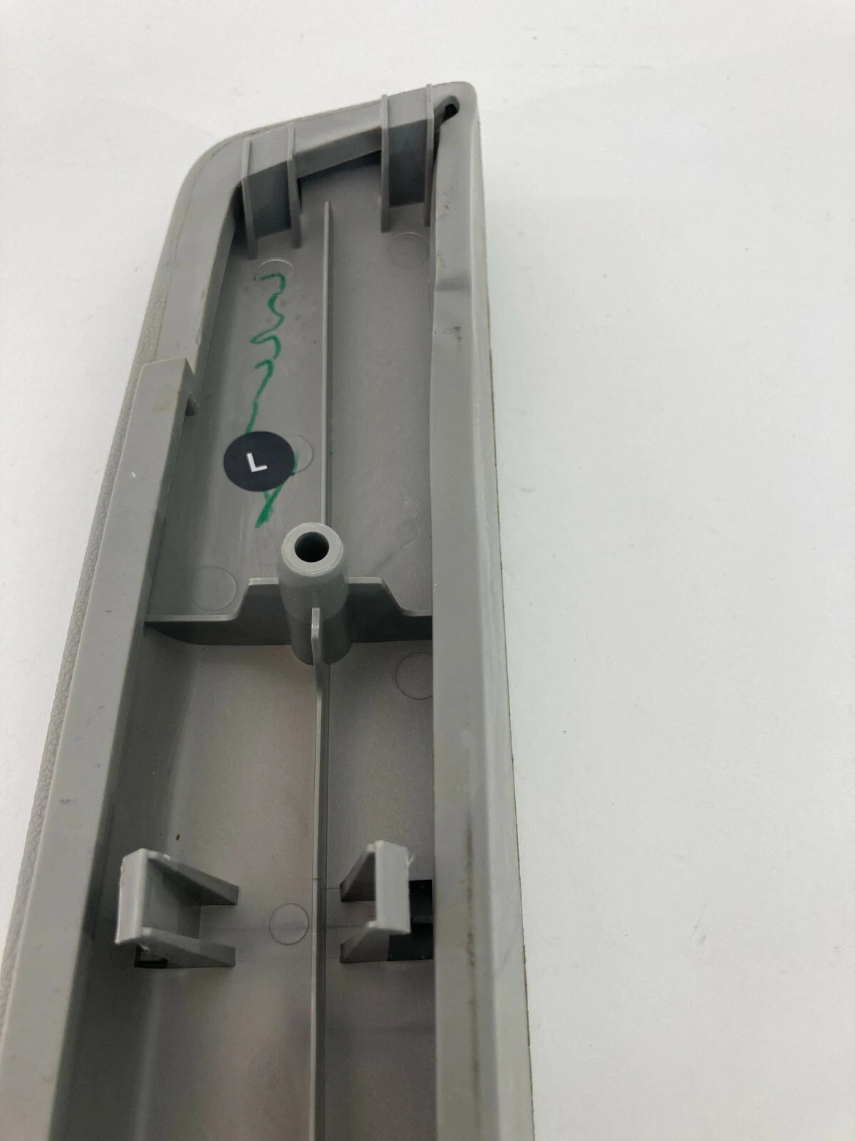2005-2009 CHEVROLET EQUINOX REAR LEFT SIDE INTERIOR DOOR ARMREST ARM REST OEM