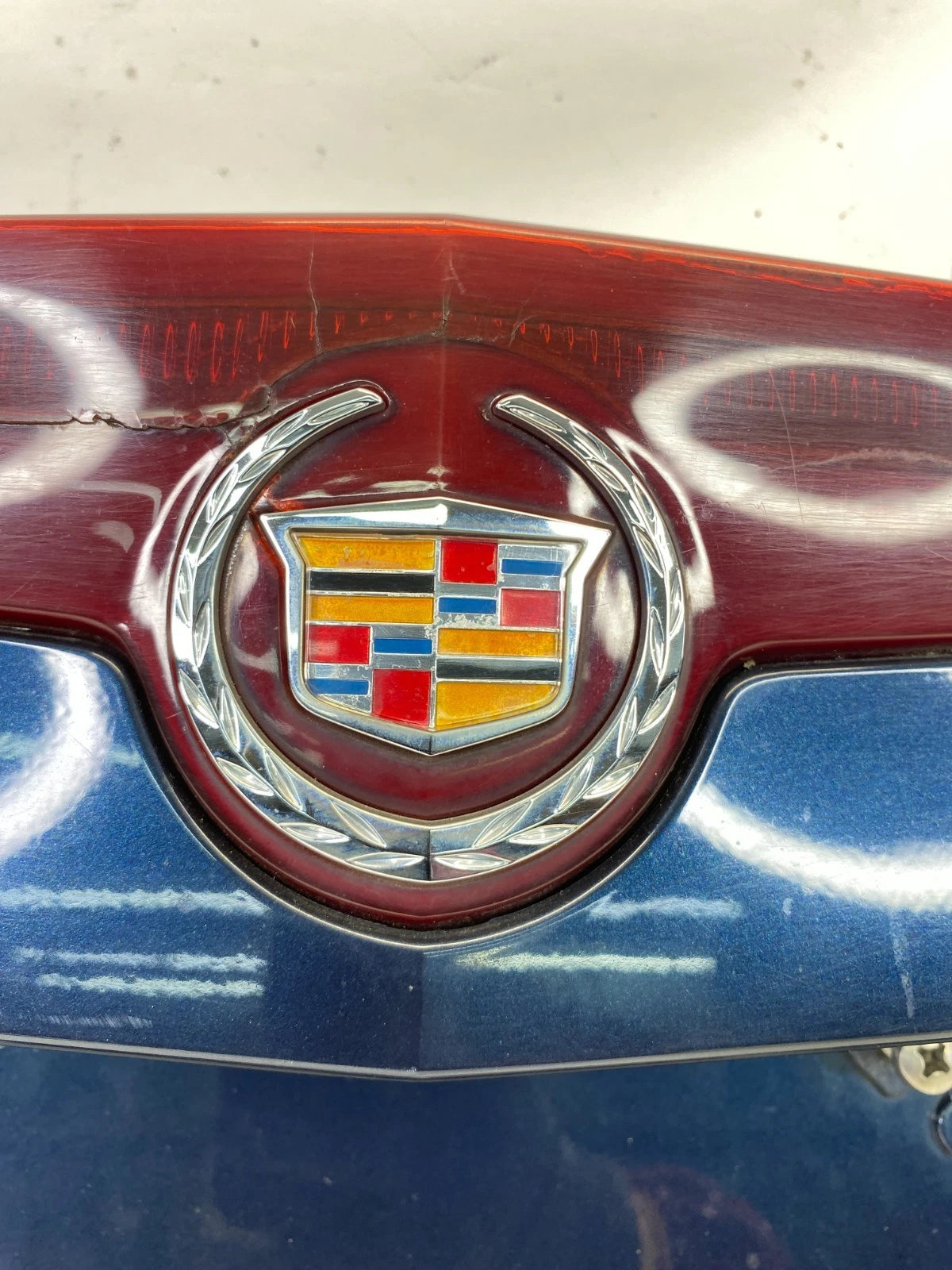 2003-2007 CADILLAC CTS TRUNK PANEL LID TAIL PLATE BEZEL W/ THIRD BRAKE LIGHT OEM