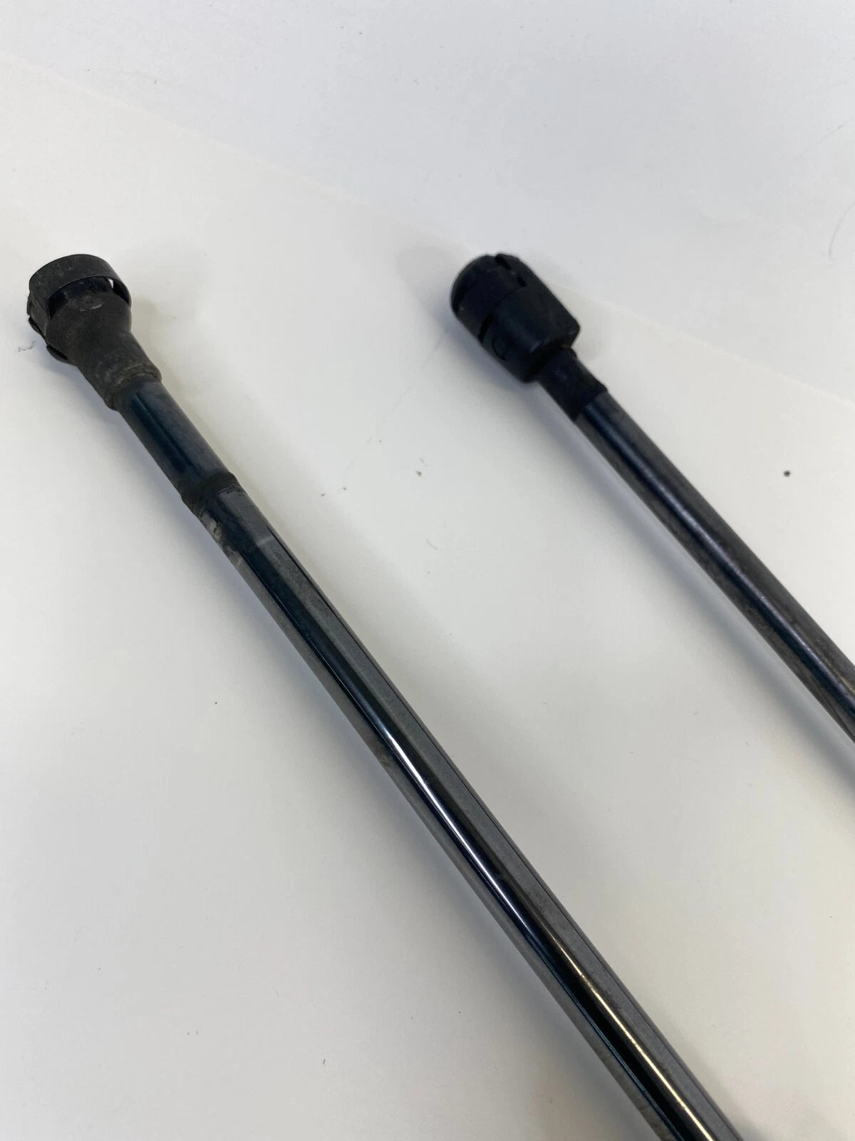 10-16 CADILLAC SRX TAILGATE LIFTGATE ACTUATOR LIFT STRUT CYLINDER PAIR 20928645