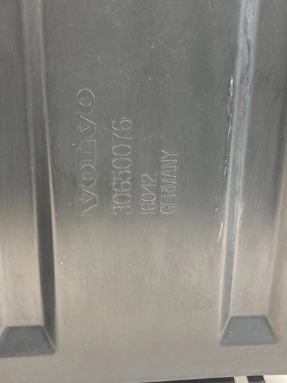 2012-2016 Volvo S60 T5 2.5L Sedan Air Intake Box Filter Cleaner 30677718 OEM