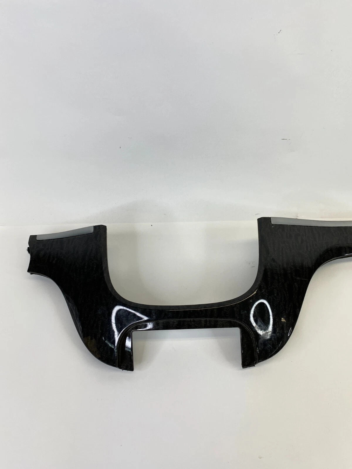 2007-2009 HYUNDAI SANTA FE CENTER DASH UNDER RADIO BEZEL TRIM MOLDING 847802B000