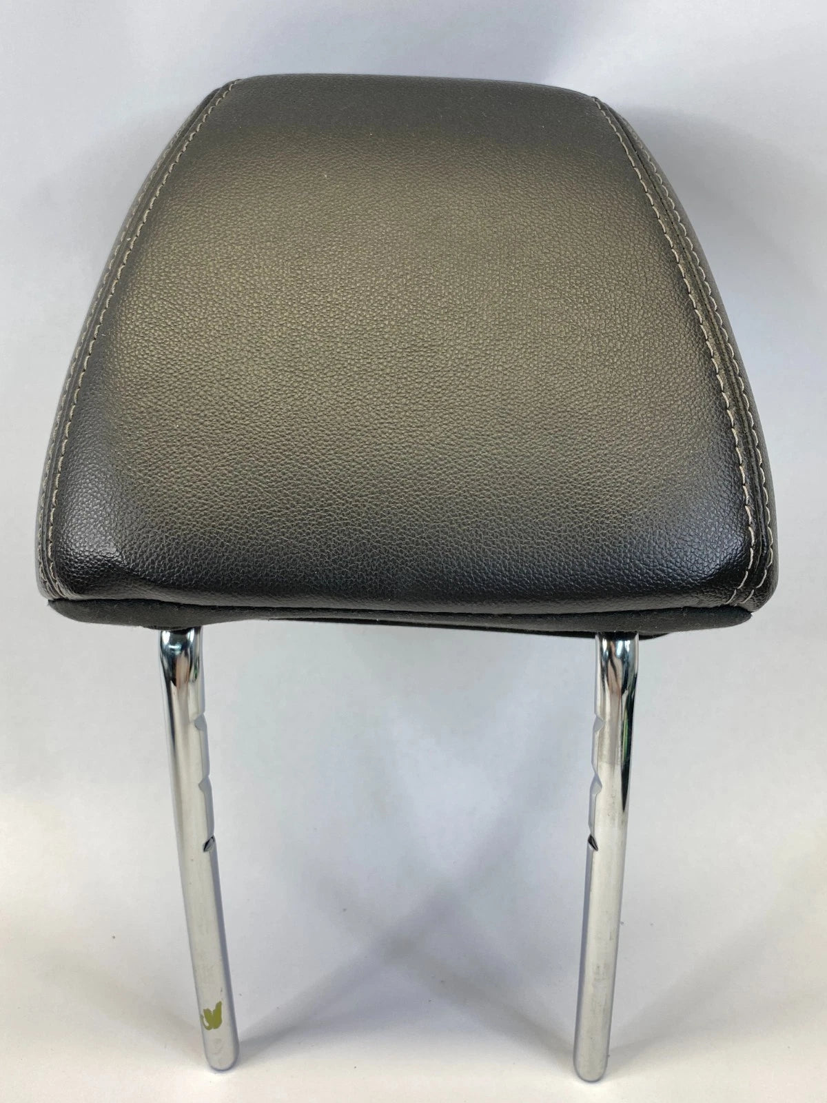2012-2018 FORD FOCUS FRONT HEADREST BLACK LEATHER DRIVER AND PASSENGER SIDE OEM