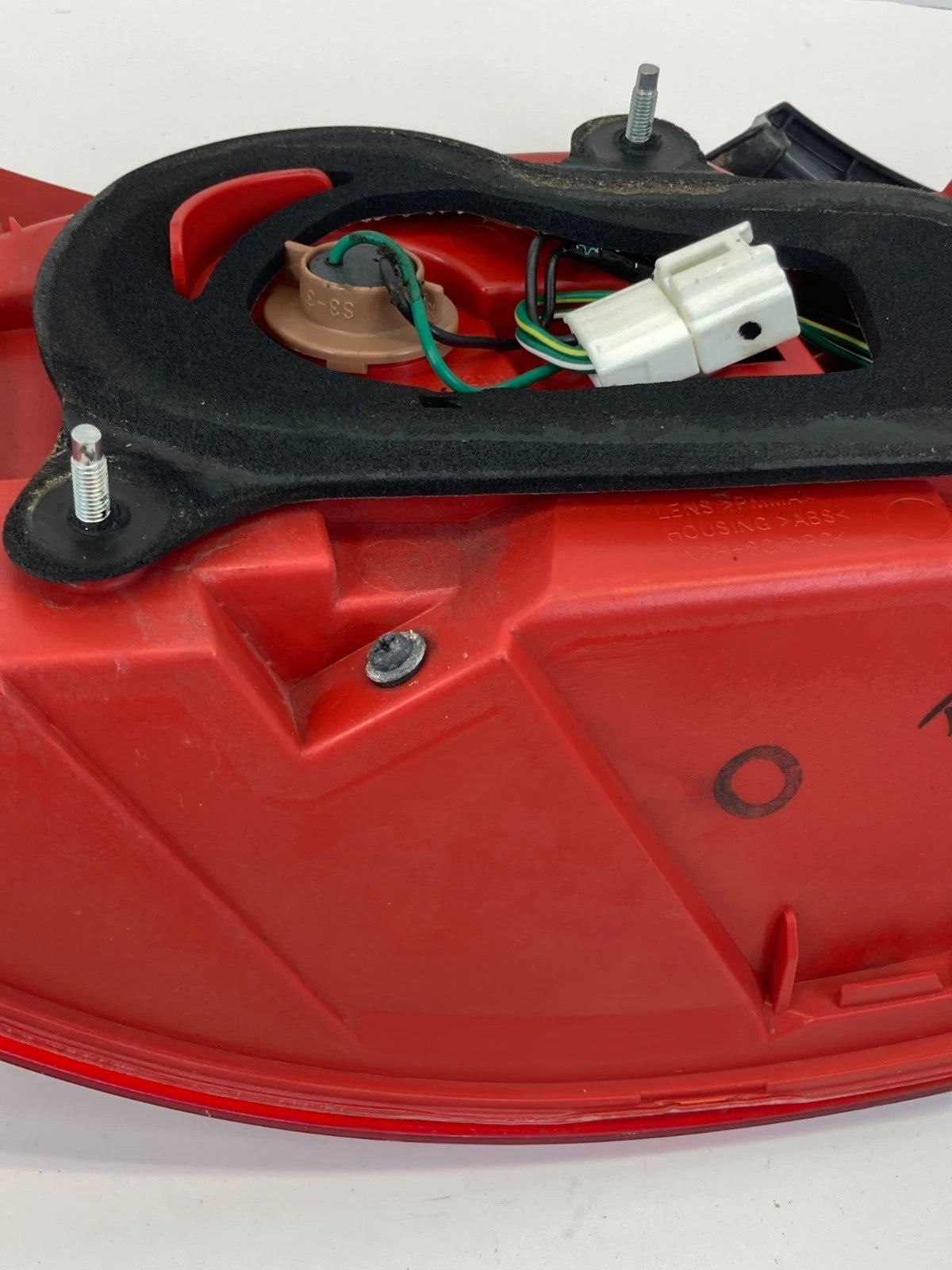 2009-2013 INFINITI G37 REAR RIGHT BACK SIDE TAIL LIGHT TAILLIGHT OUTER LAMP OEM
