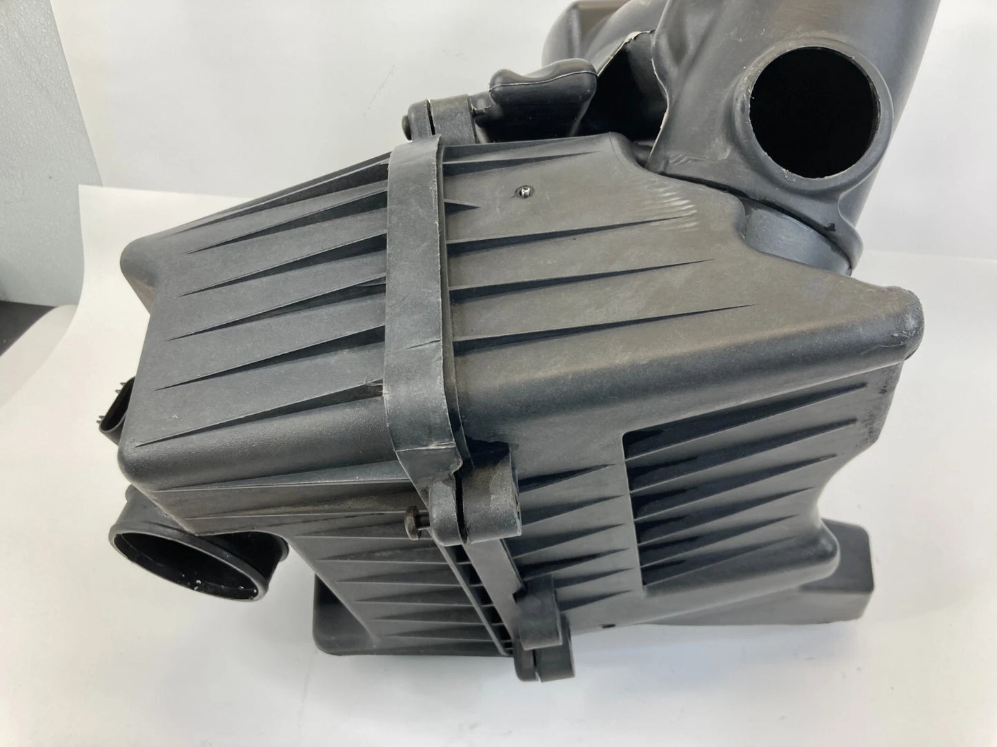 2009-2012 CHEVY TRAVERSE 3.6L AIR INTAKE CLEANER BOX FILTER BOX HOSE 15895603