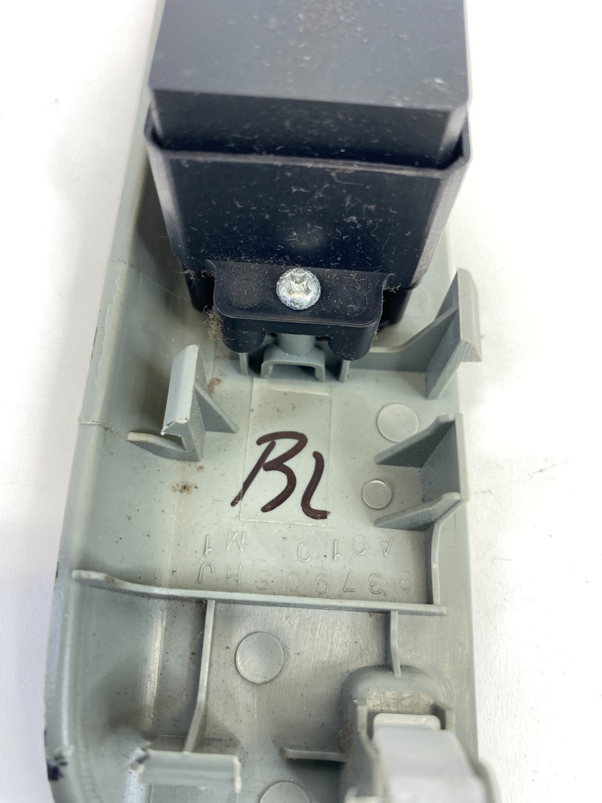 05 06 07 08 10 Honda Odyssey Rear Left Side Door Power Window Switch w/ Bezel