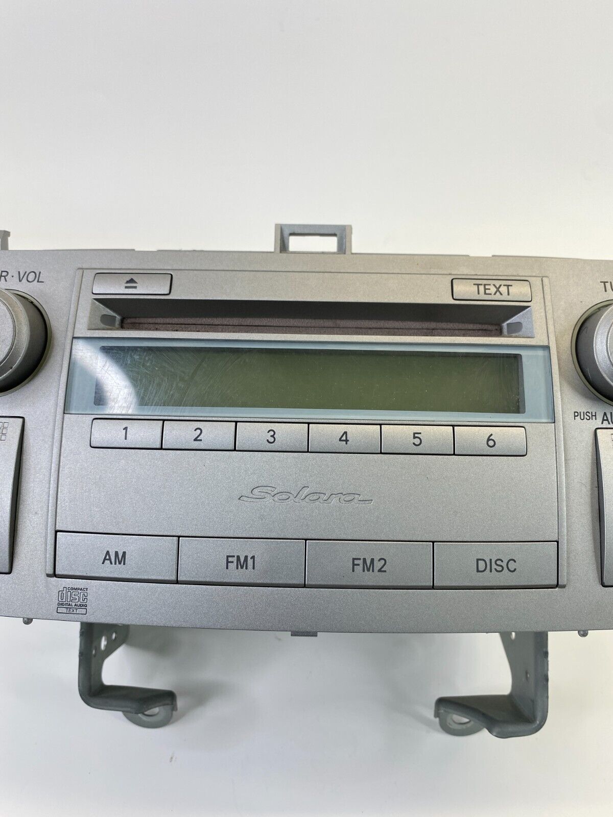 2004-2006 Toyota Solara Radio Receiver AM/FM CD Disc Player 86120-AA140 OEM