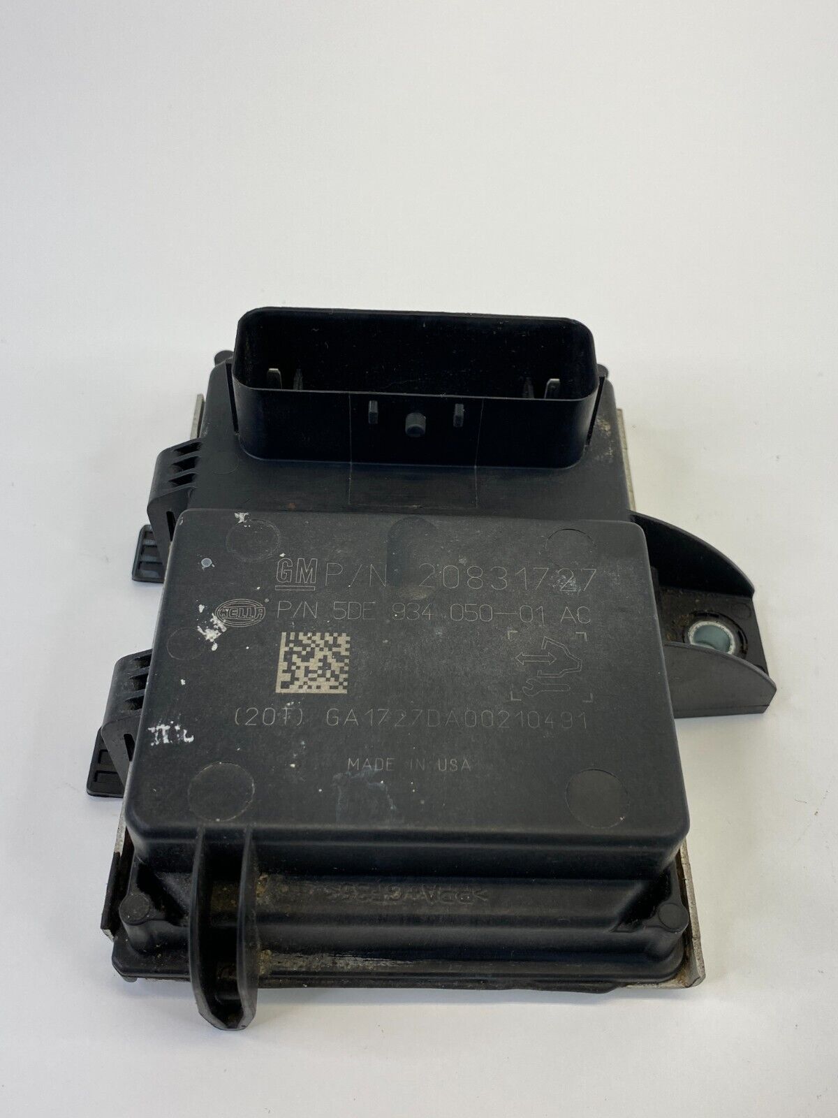 2010 10 Chevrolet Chevy Equinox 2.4L Fuel Pump Computer Control Module 20831727