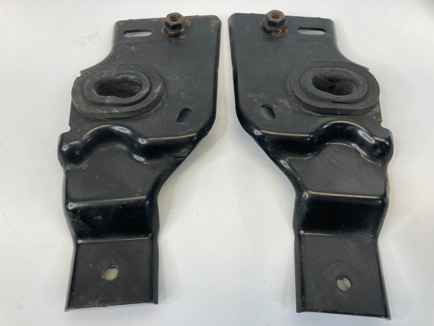 2008 Ford Escape 3.0L V6 Radiator Upper Mount Support Bracket Pair 8L84-8B445-A