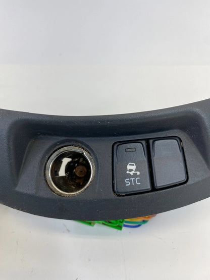 04-07 VOLVO S40 CENTER CONSOLE TRACTION SWITCH POWER OUTLET W/ BEZEL 8685380 OEM