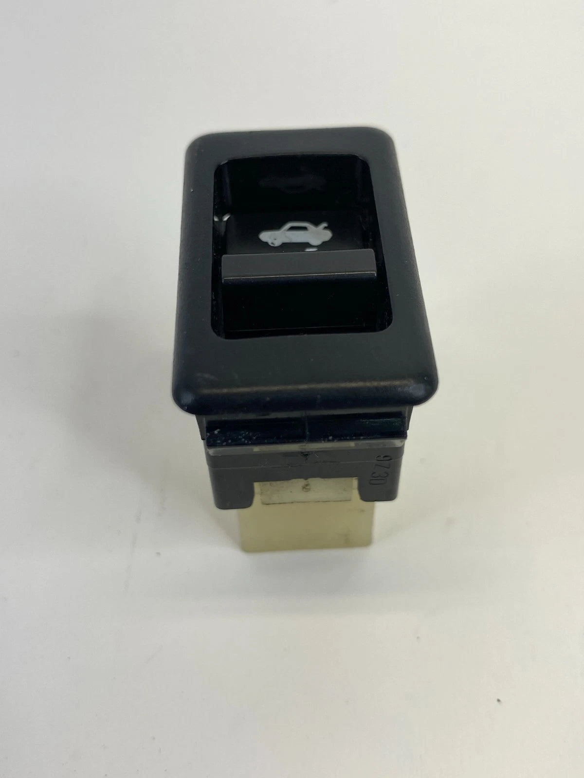2007-2014 NISSAN ALTIMA FRONT LEFT DRIVER SIDE INTERIOR TRUNK RELEASE SWITCH