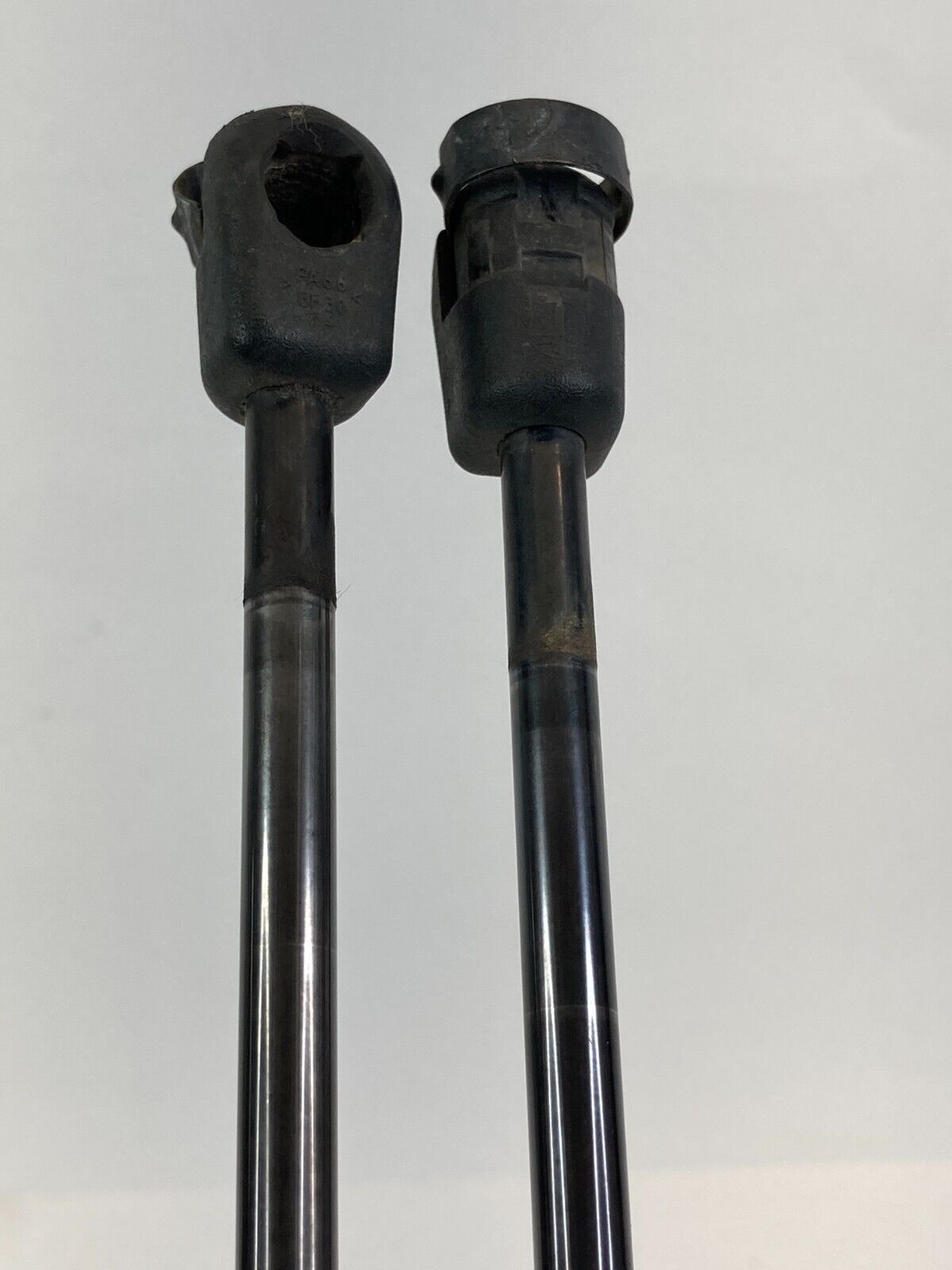 2005-2010 Kia Sportage Tailgate Trunk Lift Cylinder Strut Shock Pair Set OEM