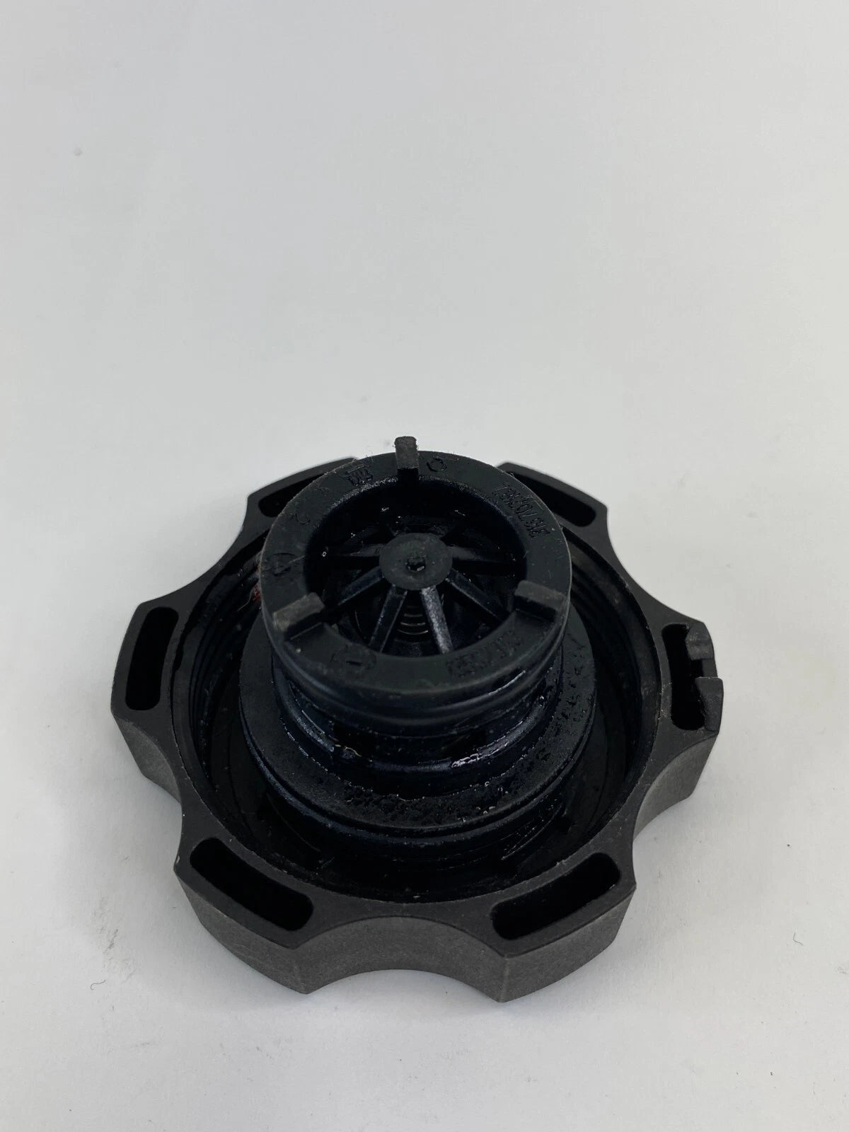 2011-2017 BUICK REGAL 2.4L L4 RADIATOR SURGE RESERVOIR TANK CAP LID 13502353 OEM