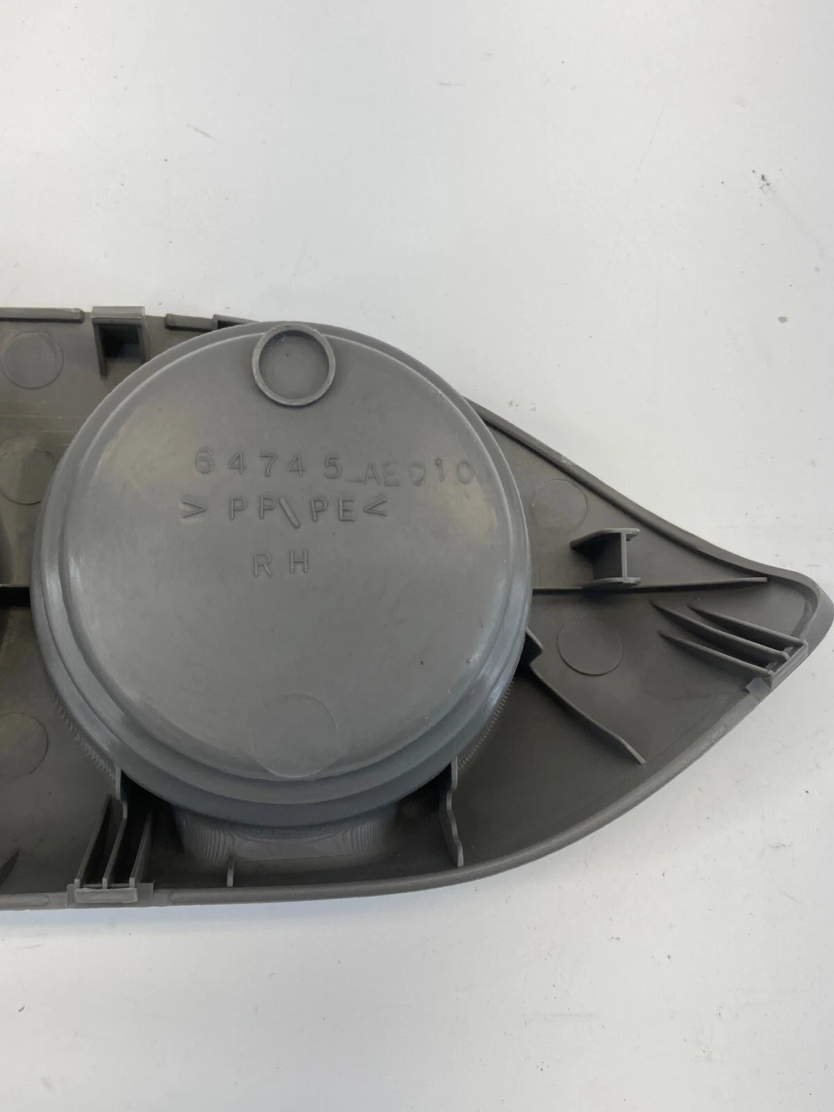 04-10 TOYOTA SIENNA REAR RIGHT SIDE 3RD ROW PANEL DUAL CUP HOLDER 64745-AE010