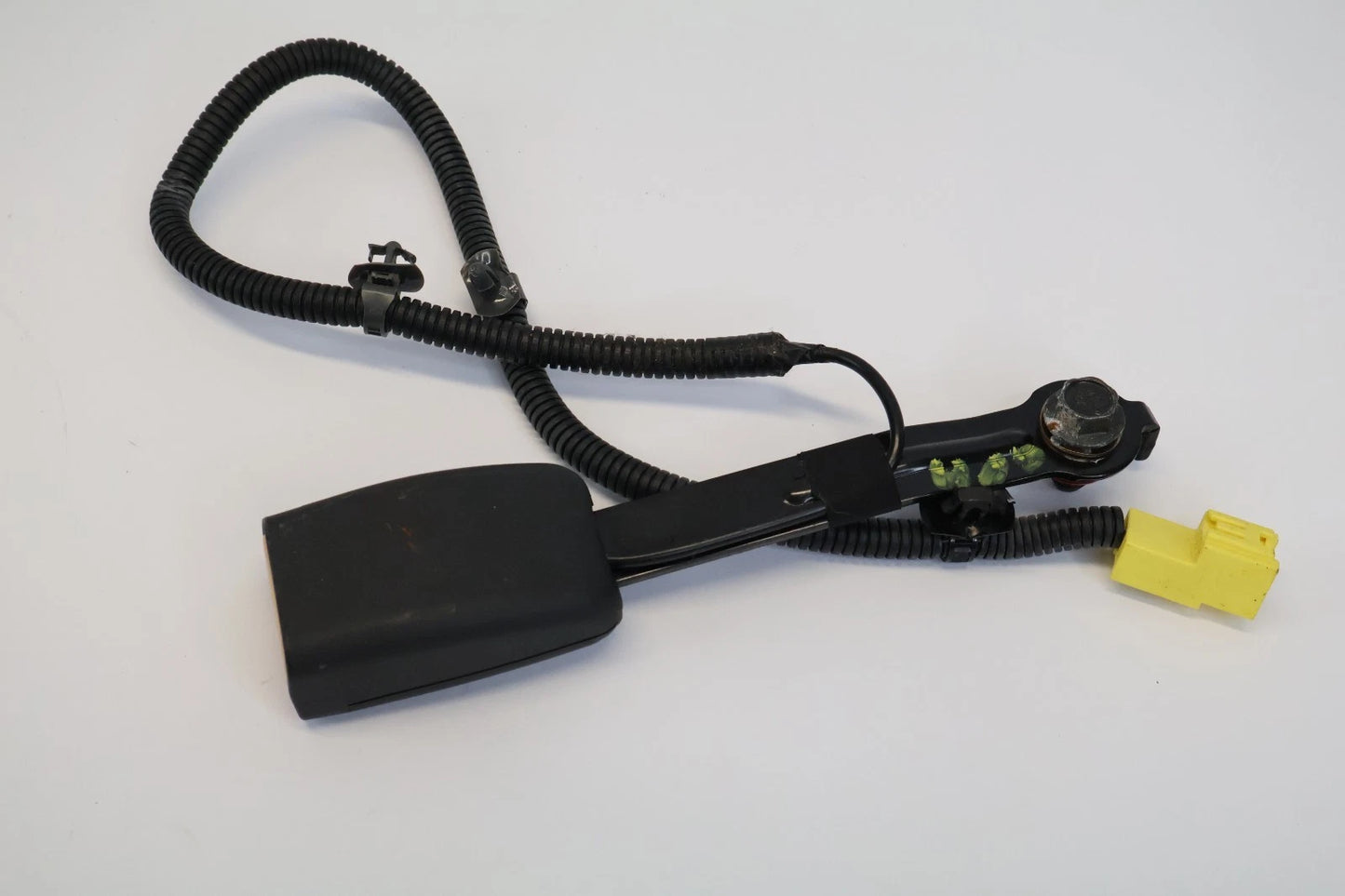 2012-2017 HYUNDAI ACCENT SEDAN FRONT RIGHT PASSENGER SIDE SEAT BELT BUCKLE