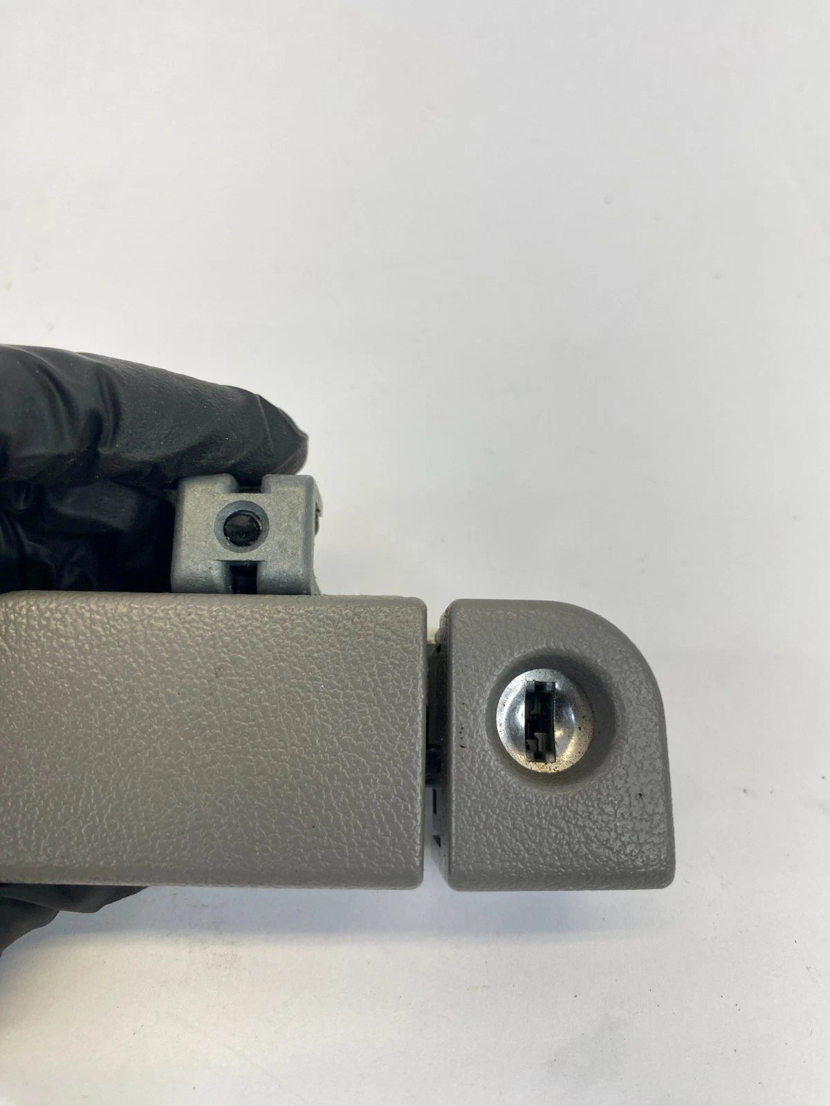 1999-2004 HONDA ODYSSEY GLOVE BOX DOOR COMPARTMENT LOCK LATCH HANDLE RELEASE OEM