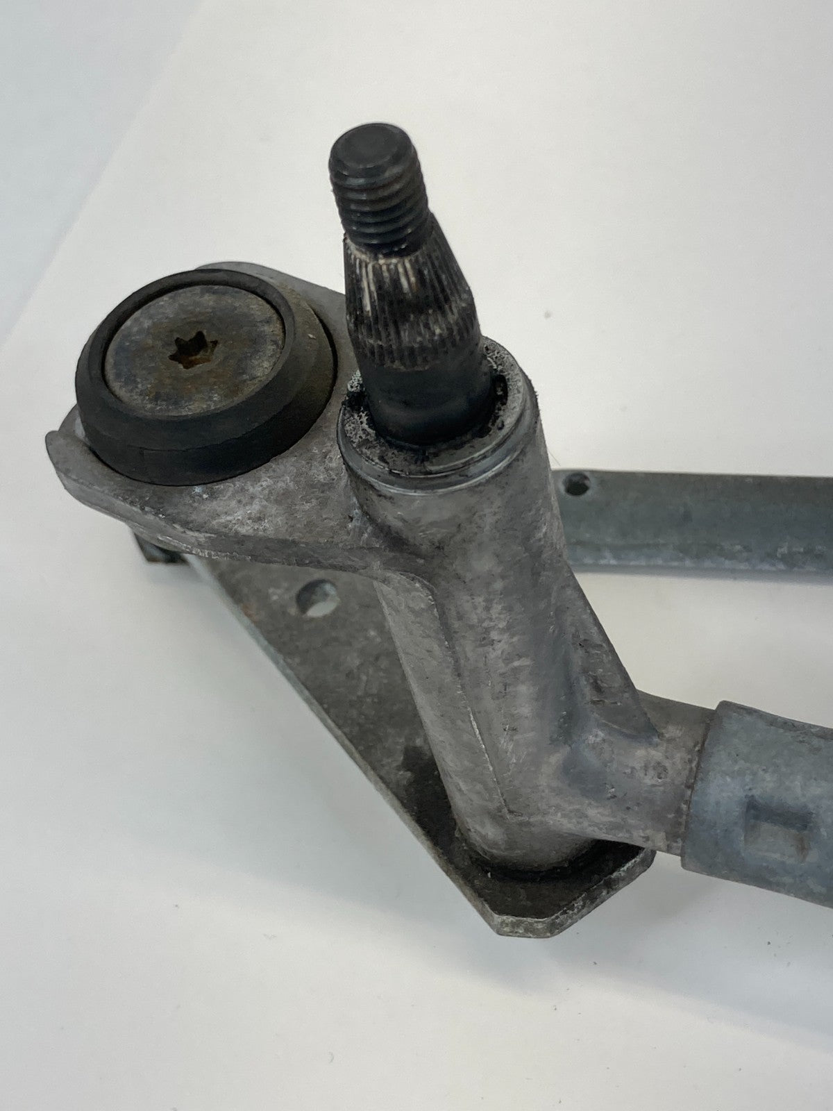 09-12 Volkswagen CC Front Windshield Wiper Motor w/ Linkage 3C8-955-023-F OEM