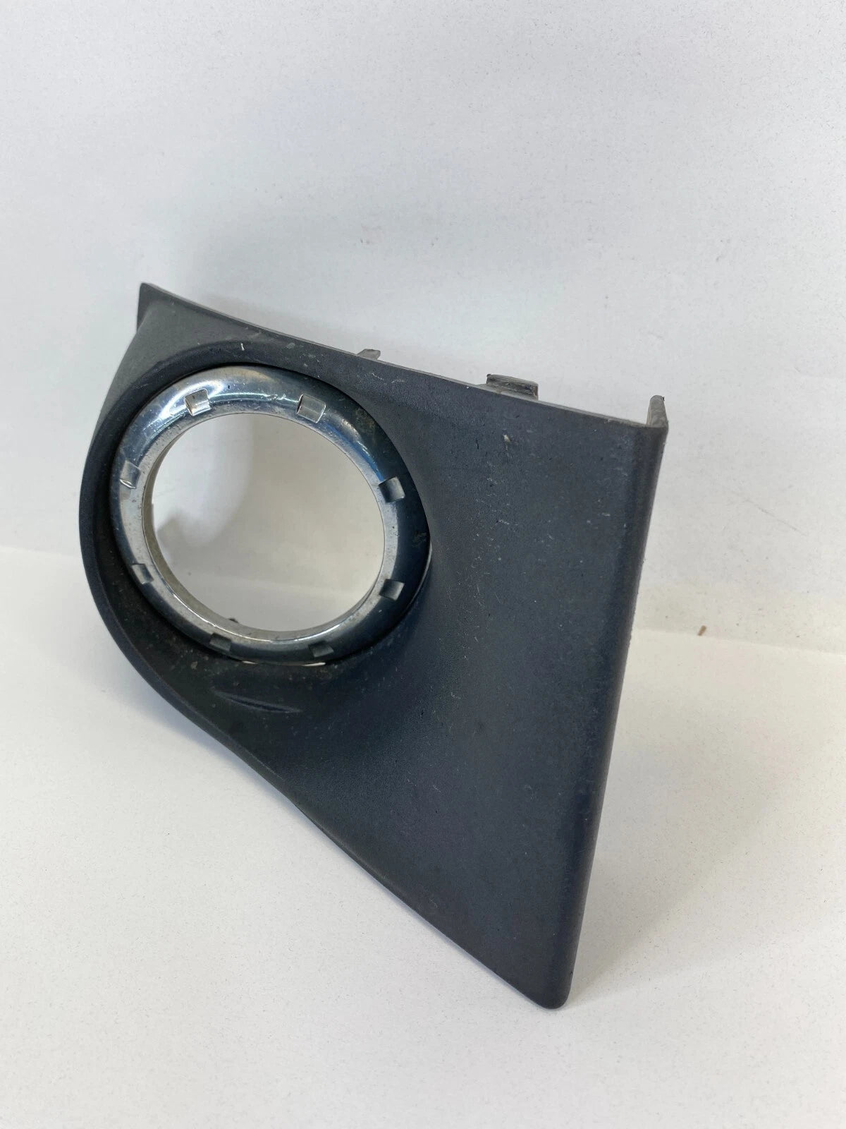 09-11 FORD FOCUS SEDAN FRONT LEFT SIDE FOG LIGHT LAMP BEZEL COVER 8S4315A299AAW